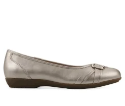 Women's Cliffs by White Mountain Calming Flats