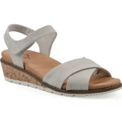 Women's Cliffs by White Mountain Tinna Wedges