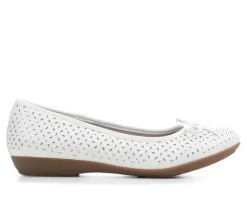 Women's Cliffs by White Mountain Chelby Flats