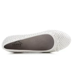 Women's Cliffs by White Mountain Chelby Flats