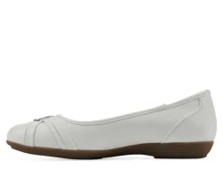 Women's Cliffs by White Mountain Calming Flats