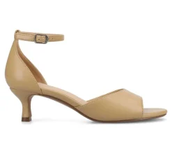 Women's Journee Collection Jezzie Kitten Heel