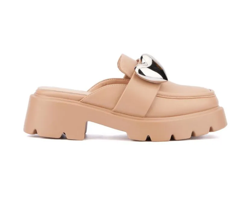 Women's Olivia Miller Heart Lugged Clogs