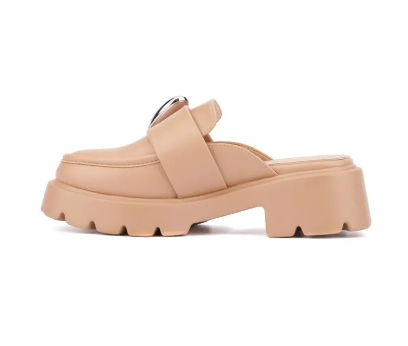 Women's Olivia Miller Heart Lugged Clogs