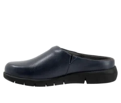 Women's Softwalk Andria Clogs