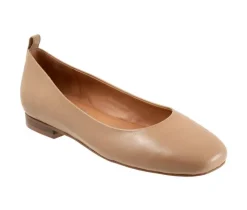 Women's Softwalk Kiris Flats