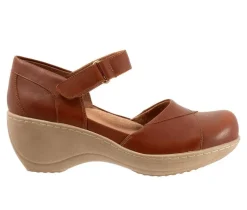 Women's Softwalk Miri Heeled Clogs