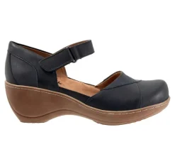 Women's Softwalk Miri Heeled Clogs