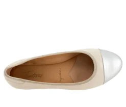 Women's Trotters Clara Flats