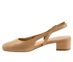 Women's Trotters Dottie Pumps