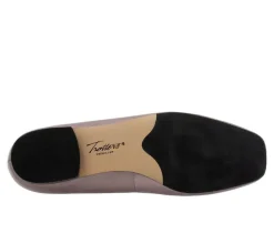 Women's Trotters Honor Flats