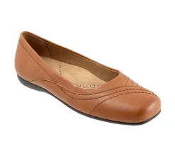 Women's Trotters Sasha Flats
