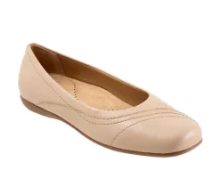 Women's Trotters Sasha Flats